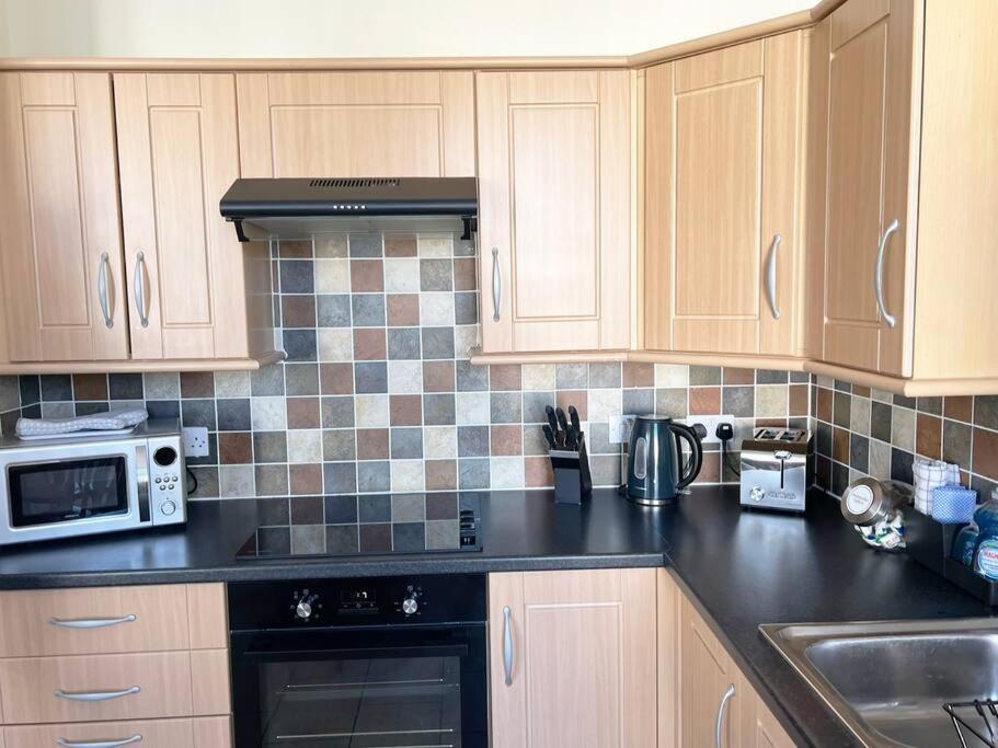 Private Parking, Central Llandudno, King Bed With Ensuite At Clement Lodge Экстерьер фото