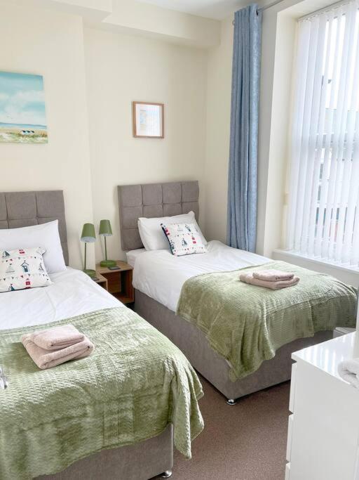 Private Parking, Central Llandudno, King Bed With Ensuite At Clement Lodge Экстерьер фото