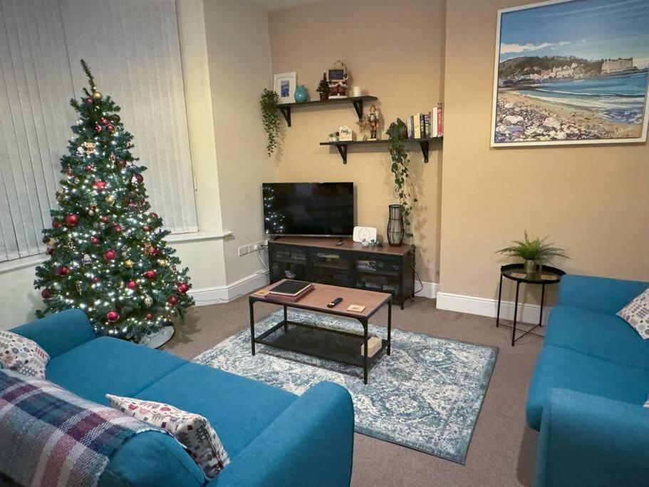 Private Parking, Central Llandudno, King Bed With Ensuite At Clement Lodge Экстерьер фото