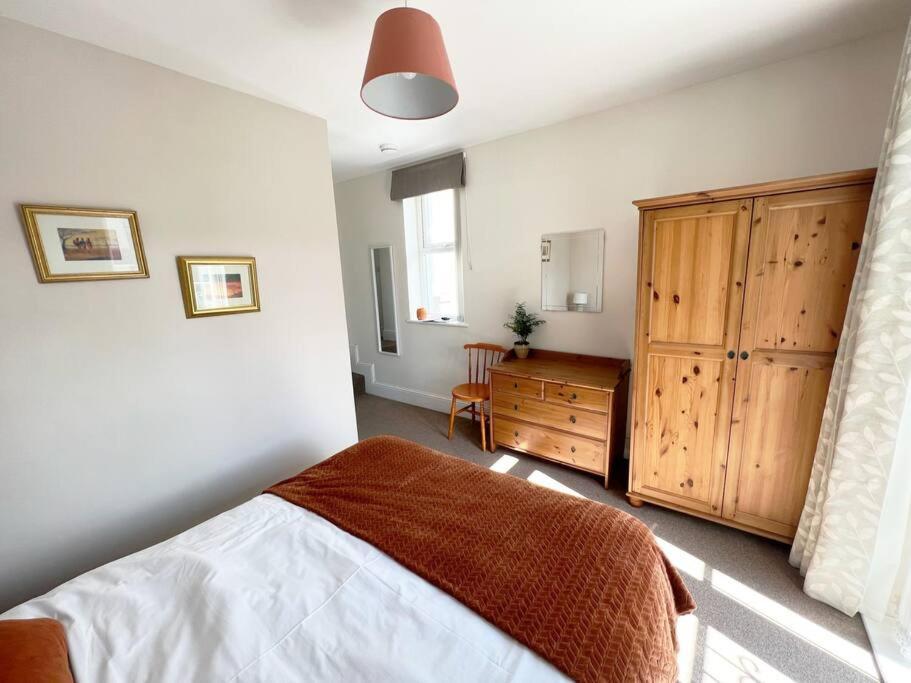 Private Parking, Central Llandudno, King Bed With Ensuite At Clement Lodge Экстерьер фото
