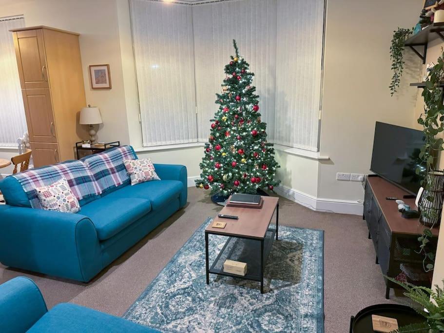 Private Parking, Central Llandudno, King Bed With Ensuite At Clement Lodge Экстерьер фото