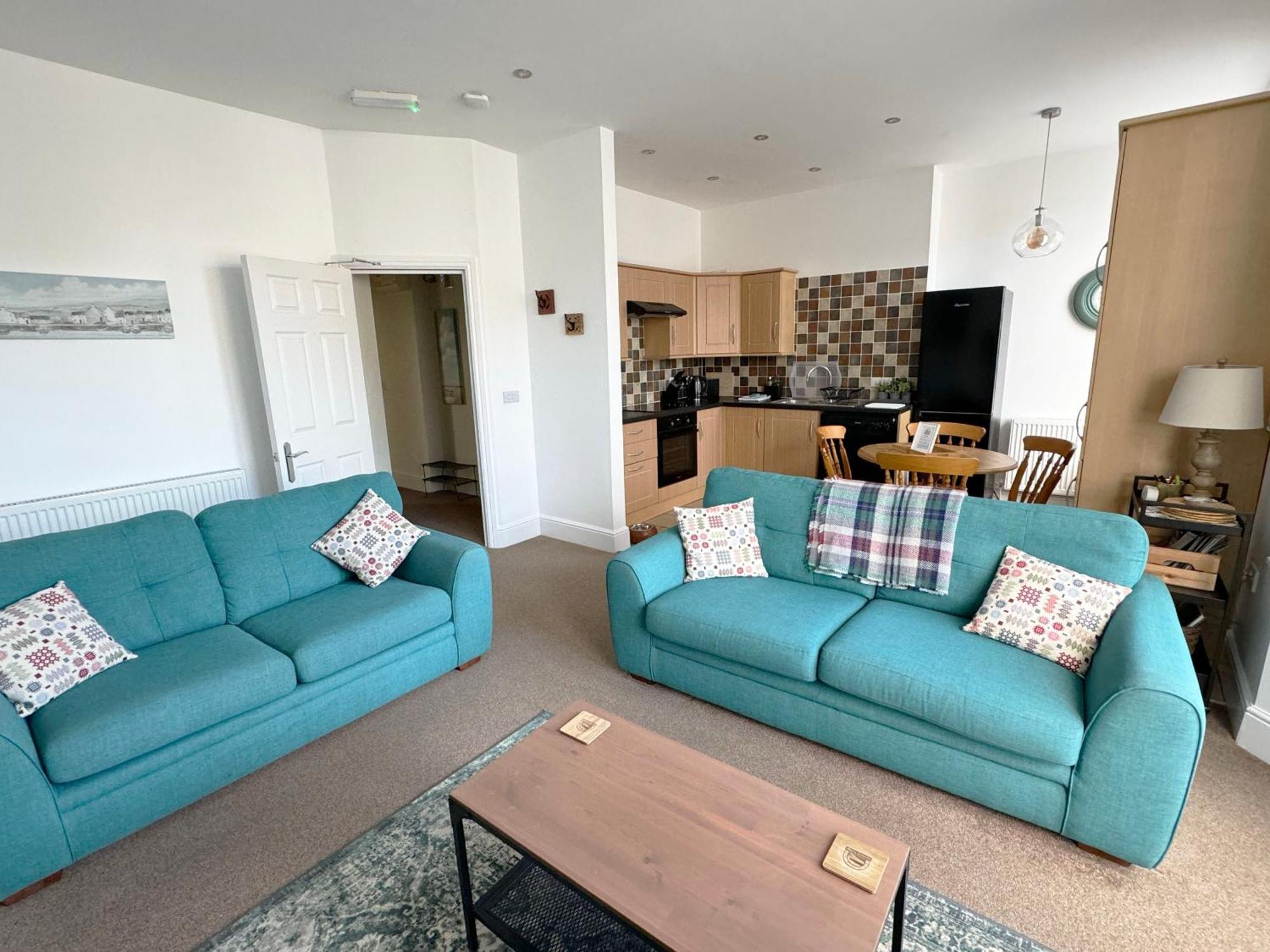 Private Parking, Central Llandudno, King Bed With Ensuite At Clement Lodge Экстерьер фото