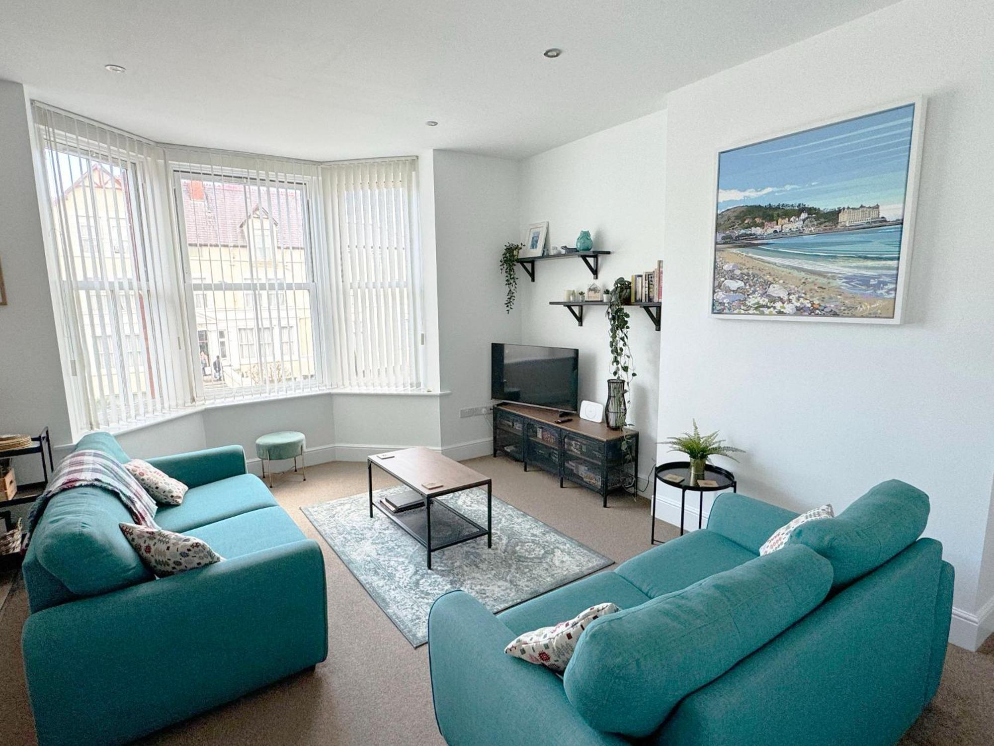 Private Parking, Central Llandudno, King Bed With Ensuite At Clement Lodge Экстерьер фото