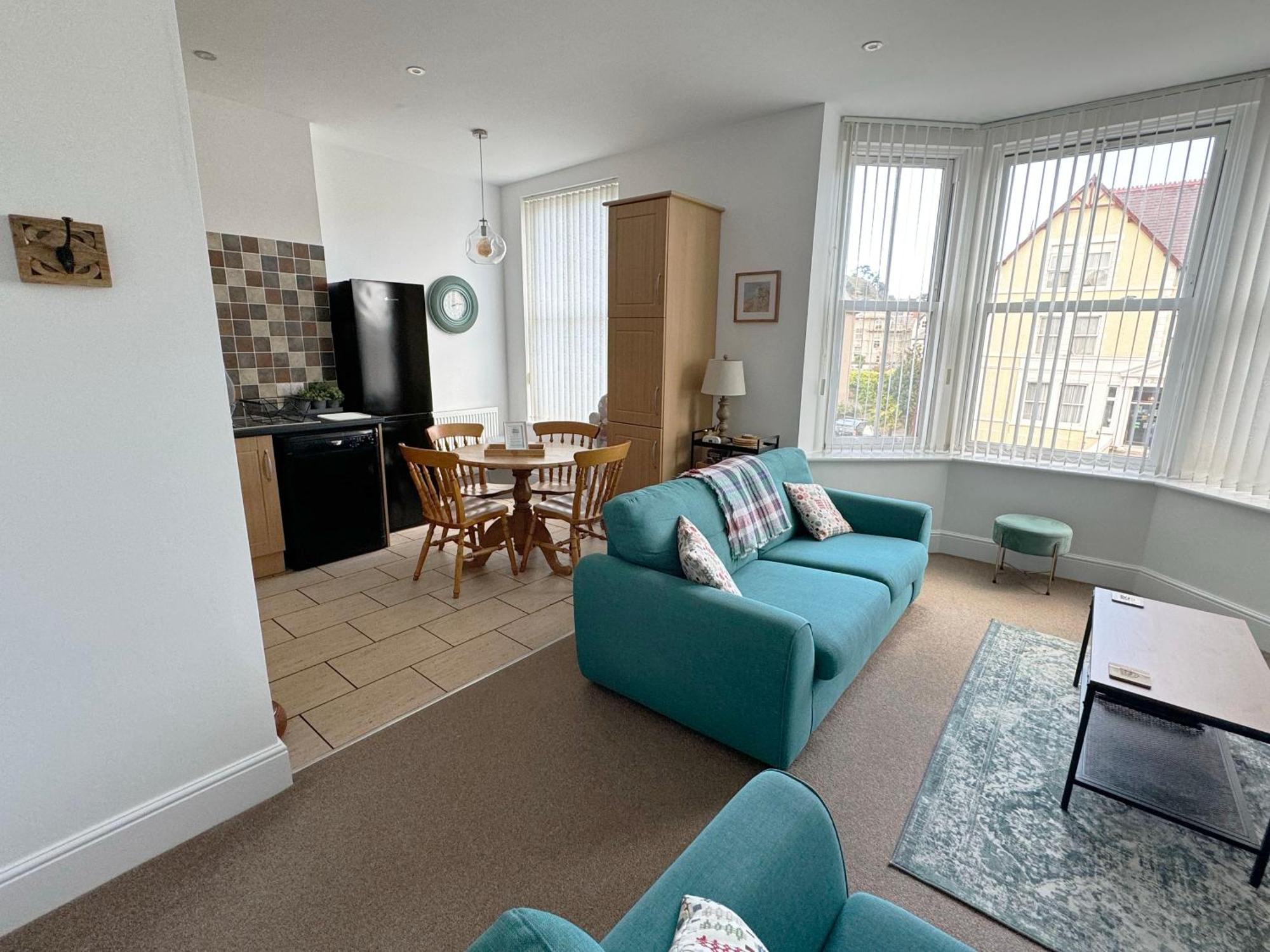Private Parking, Central Llandudno, King Bed With Ensuite At Clement Lodge Экстерьер фото